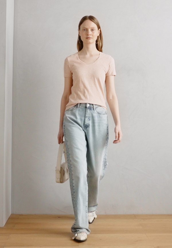 DEEP ROUND NECK TWISTED - Basic T-shirt - chalky peach4