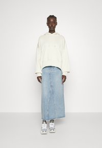 Nike Sportswear HOODIE - Jersey con capucha - off-white