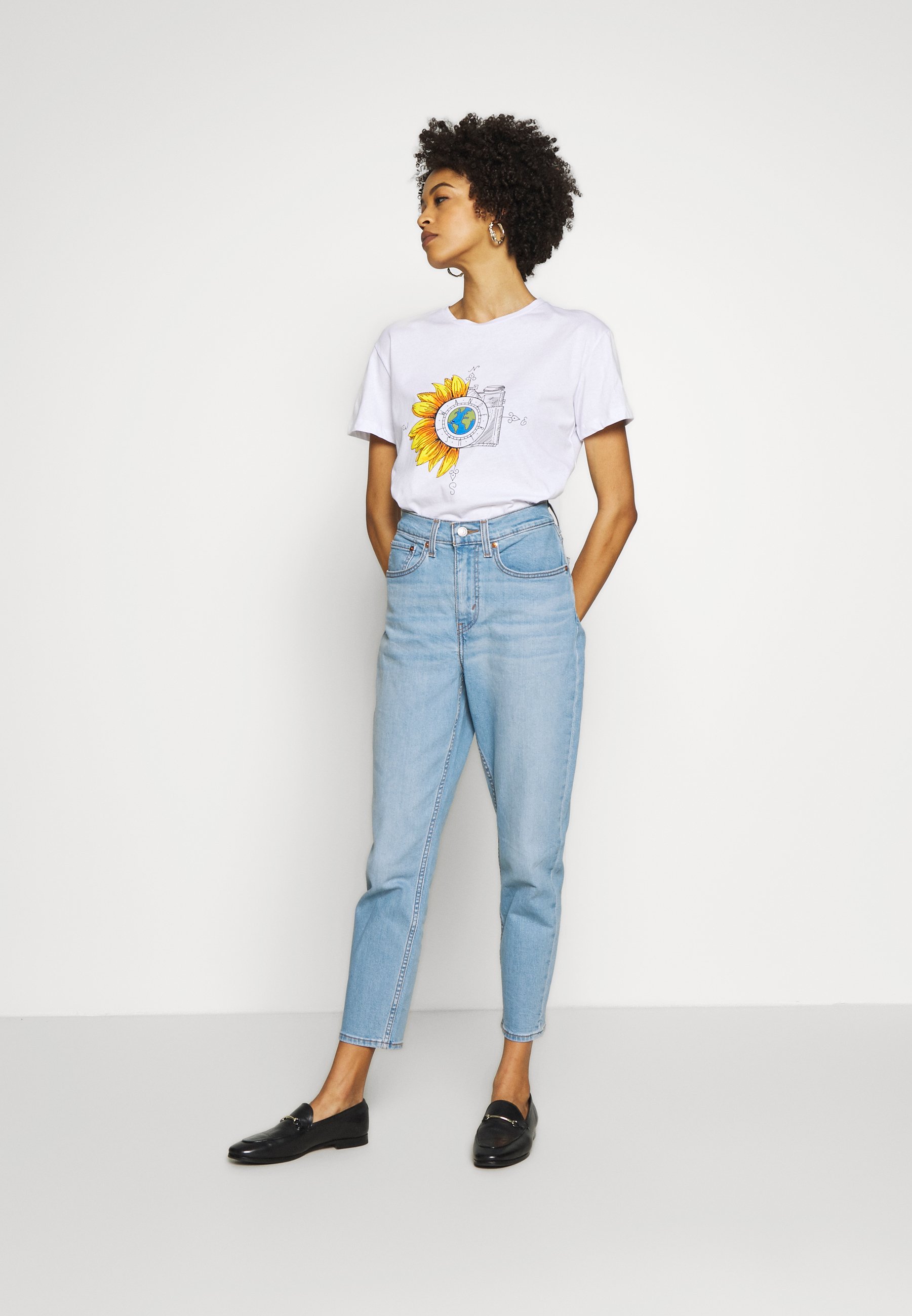 Trendyol BEYAZ T shirt print white Zalando.nl Trendyol BEYAZ Jeansshort white Zalando.nl