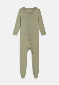 Romper per neonati verde oliva realizzato in materiale morbido, con maniche lunghe, scollatura a V e una fila di bottoni a pressione sul davanti.