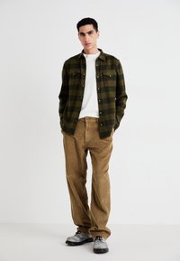Lee CLEAN WESTERN - Cămașă - army green
