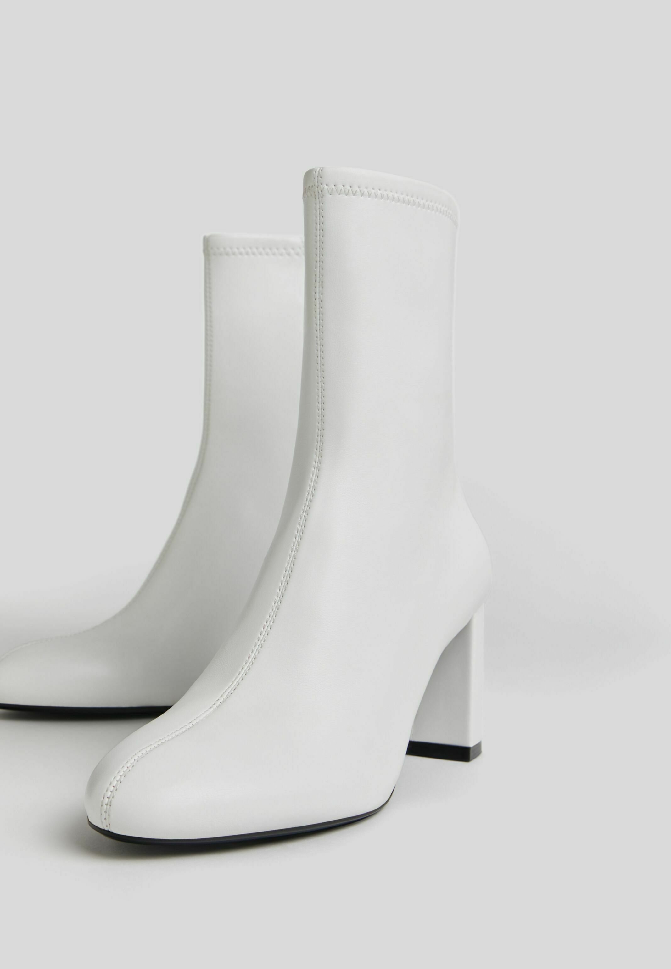 weiße boots bershka