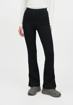 EA7 Emporio Armani, TRAIN LOGO SWERIES PANTS OH TAPE - Панталони - black