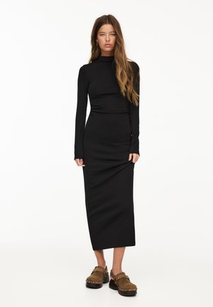 PULL&BEAR LONG SLEEVE-MIDI - Džersejové šaty - black