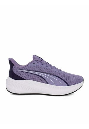 Scarpa da corsa atletica color lavanda e viola scuro con suola spessa bianca e tomaia in mesh, vista dal lato esterno.