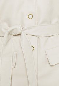 Missguided Giacca in similpelle - beige