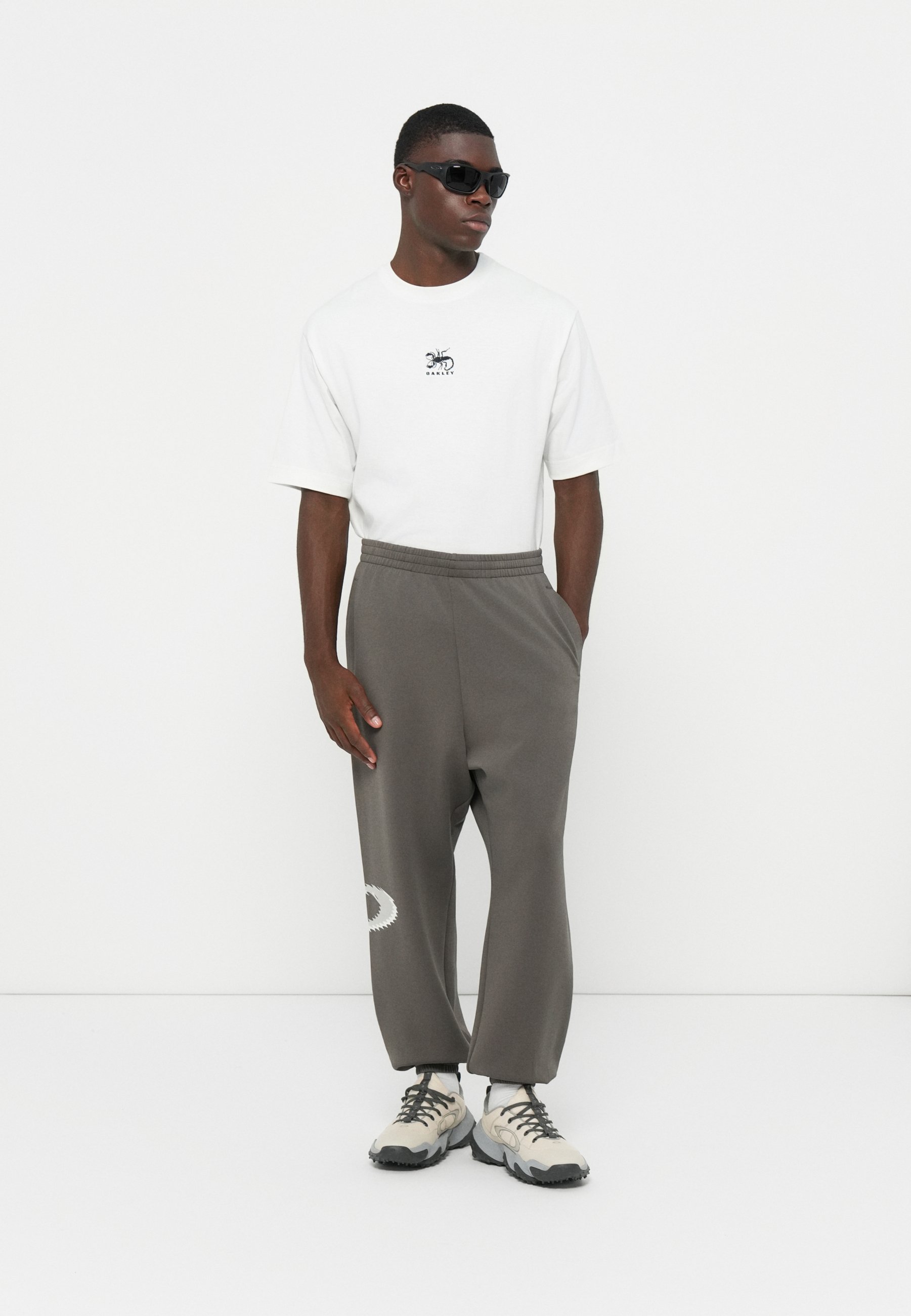 Oakley NEW RETRO PANTS - Pantaloni sportivi - shadow/black/nero