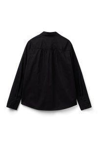 Camicia nera a maniche lunghe con colletto, caratterizzata da un design con schiena plissettata e polsini con bottoni. Realizzata in tessuto morbido e leggero.