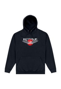 Felpa nera con tasca frontale, caratterizzata da un logo bianco "PRETENDERS" e una grafica rossa con ali. Materiale comodo e cappuccio con cordino regolabile.