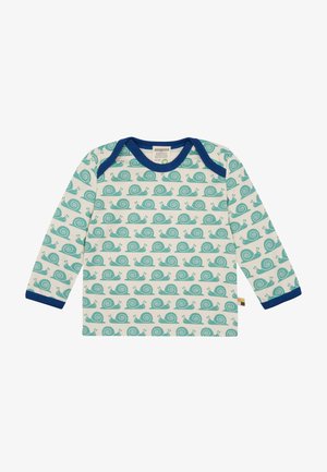Langsleeve shirt met een witte achtergrond en herhalende teal slakpatronen. Contrast navyblauwe halslijn en manchetten. Katoenen materiaal.