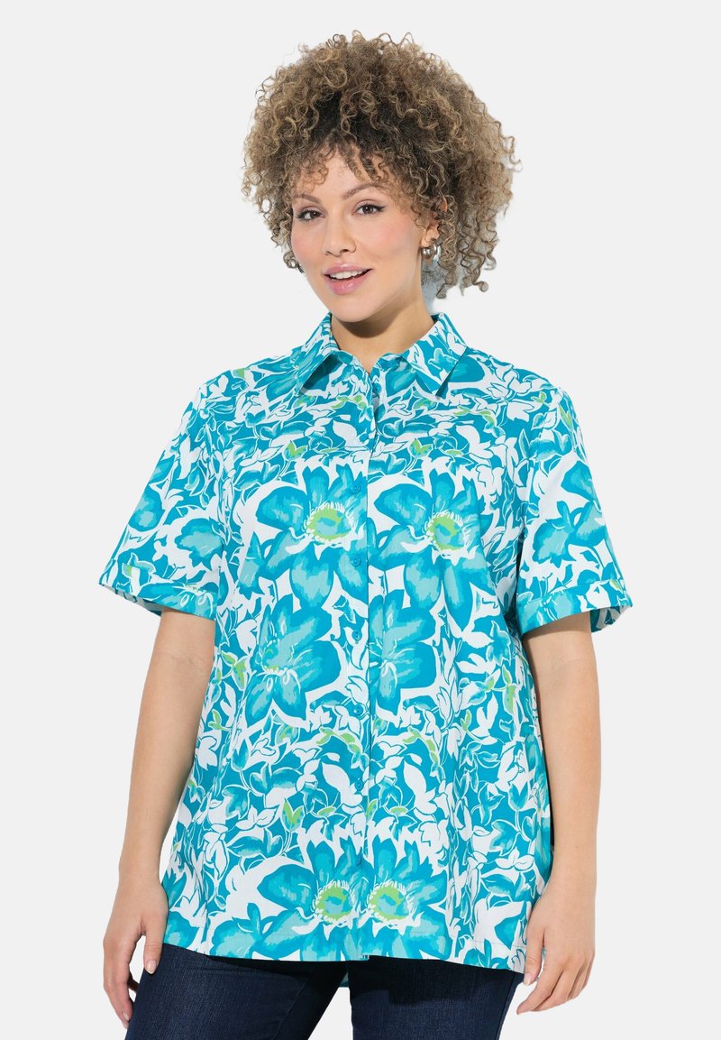 Camicia a maniche corte con bottoni, a fantasia floreale in turchese e bianco, con colletto e vestibilità rilassata.