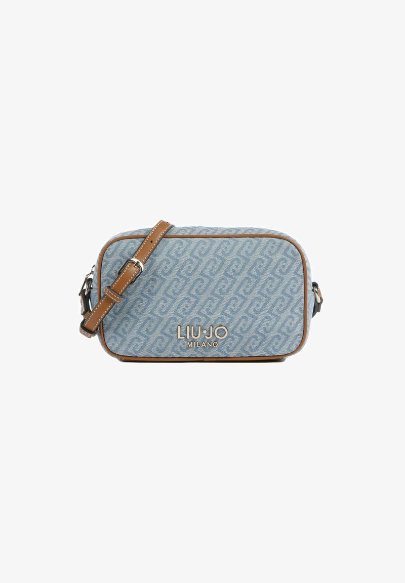 Borsa a tracolla rettangolare azzurro chiaro con motivo ripetuto, tracolla regolabile marrone e logo "LIU JO MILANO" sulla parte anteriore.