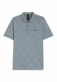 Jasnoszara koszulka polo wykonana z teksturowanej tkaniny, z trzema guzikami przy dekolcie i subtelnym wzorem w kwadraty. Logo "BOSS" na piersi.