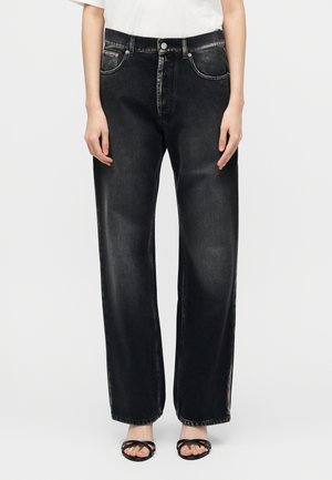 IN LOVE WE TRUST  - Anyuka farmer - nero