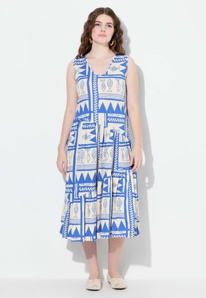 Blau- und cremefarbendes, ärmelloses Kleid mit V-Ausschnitt, das geometrische Muster, Fischmotive und einen ausgestellten Rock aufweist. Strukturierten Stoff, knielang.