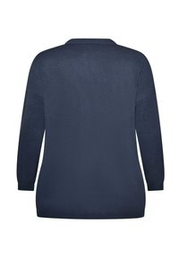 Tmavě modrý svetr s dlouhým rukávem, hladkou texturou a žebrovaným lemem, s jemným límcem u výstřihu a spadlými rameny.