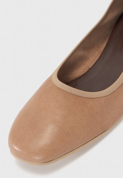 Filippa K REY - Baleriinad - khaki beige