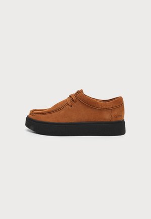 Clarks Originals, BOXBEE WALLA, morelowy