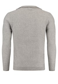 Maglione grigio lavorato a maglia con maniche lunghe, colletto a scialle e polsini e orlo rigati. Tessuto liscio con un motivo sottile.
