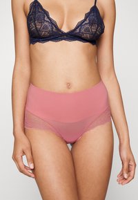 Spanx Cuecas - ballet rouge