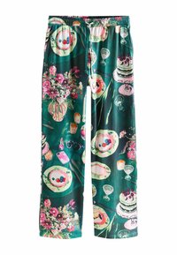 Zielone spodnie piżamowe z żywym nadrukiem kwiatowym i deserowym. Wykonane z miękkiego materiału, z elastycznym pasem i luźnym krojem.