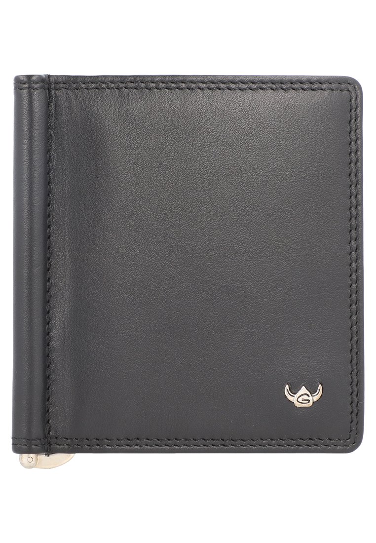 Billetera de cuero negro con una textura suave, diseño de doble pliegue y costuras en contraste. Presenta un pequeño detalle del logo en la parte frontal.