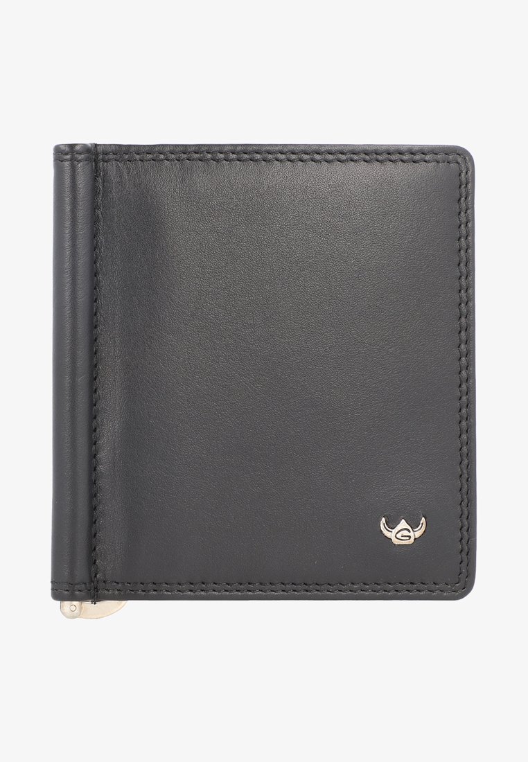 Billetera de cuero negro con una textura suave, diseño de doble pliegue y costuras en contraste. Presenta un pequeño detalle del logo en la parte frontal.