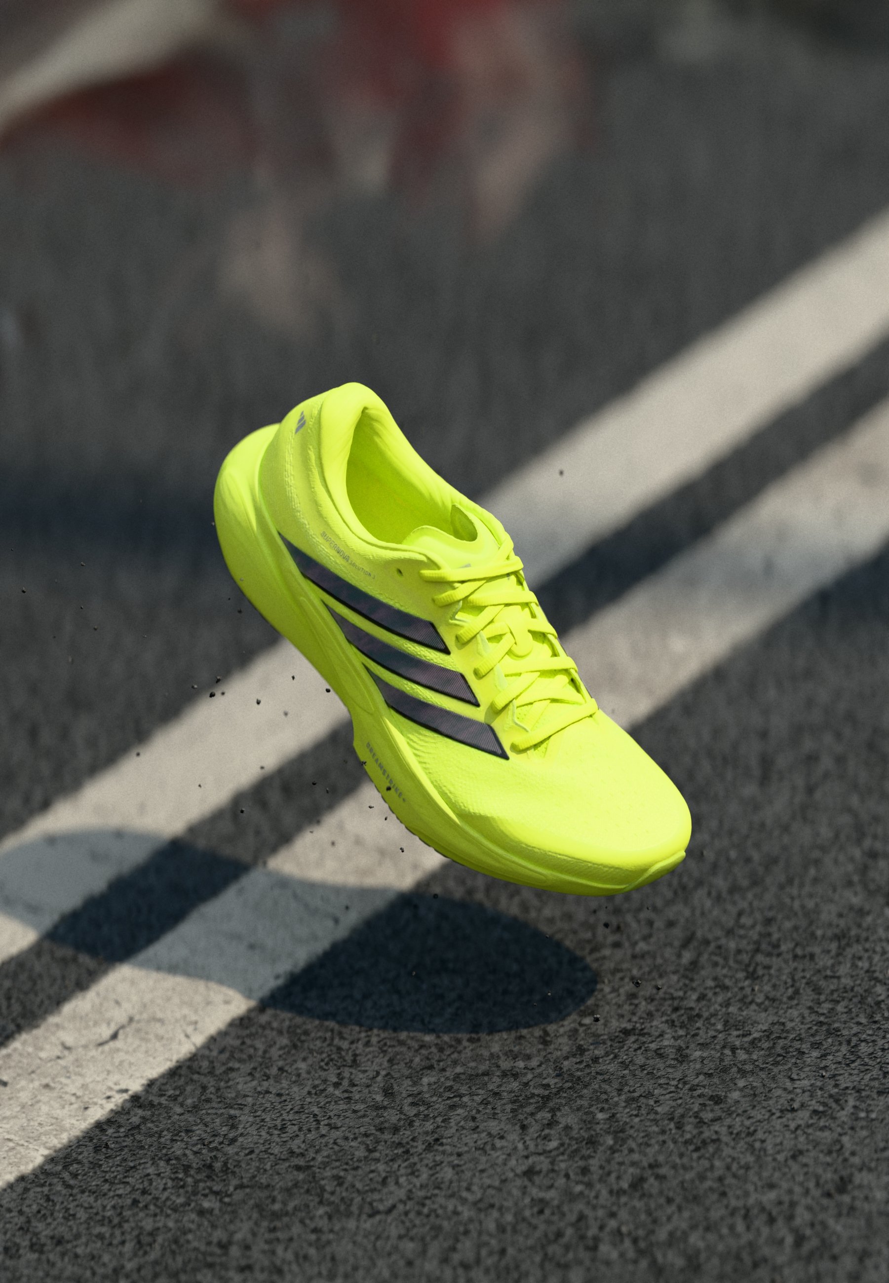 adidas Performance SUPERNOVA SOLUTION 3 - Road running shoes - solar yellow/core  black/silver-coloured metallic/yellow - Zalando.co.uk