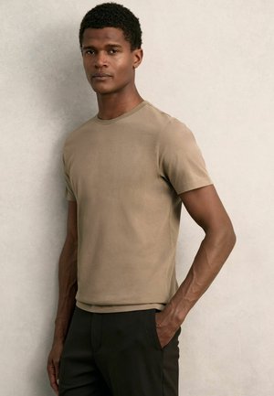 REGULAR FIT - Paprasti marškinėliai - taupe brown