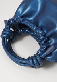 HVISK JOLLY SHINY STRUCTURE - Torbica - astro blue