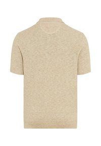 Beige kurzärmliges Strick-Poloshirt mit gerippter Struktur und klassischem Kragen, von hinten vor weißem Hintergrund gezeigt.