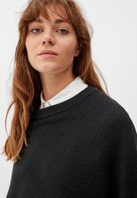 s.Oliver PONCHO - Cape - black
