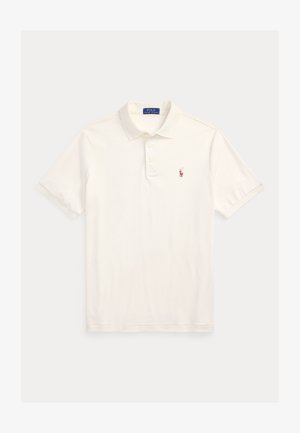 Hvit bomulls-polo med klassisk krage, treknappers åpning, korte ermer og en liten brodert logo på venstre bryst.
