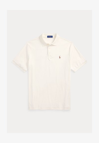 Bílé bavlněné polo tričko s klasickým límečkem, tříknoflíkovým zapínáním, krátkými rukávy a malým vyšívaným logem na levé straně hrudi.