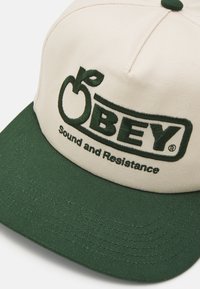Obey Clothing SOUND 5 PANEL SNAPBACK UNISEX - Kapa - off-white/dark green