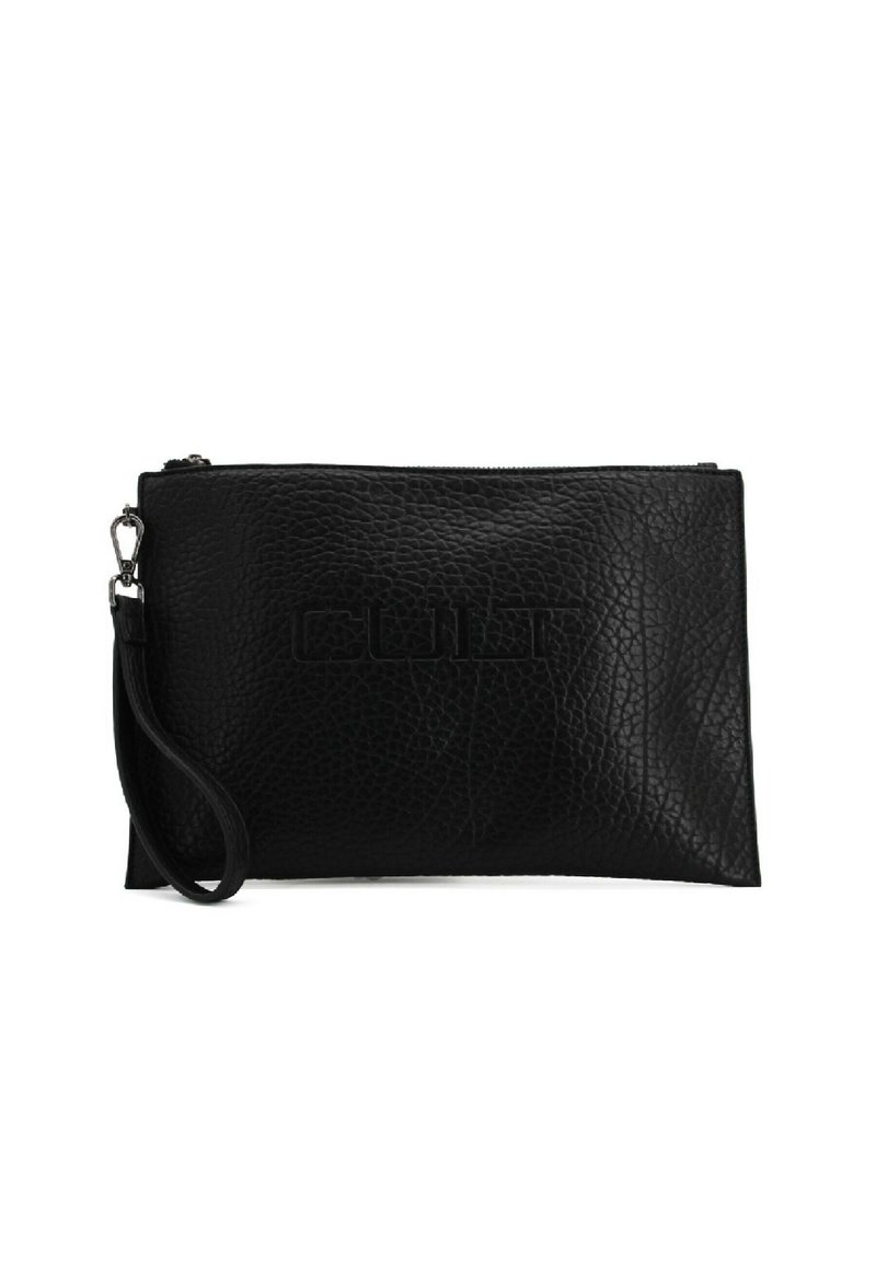 Clutch in pelle nera con superficie testurizzata, forma rettangolare, chiusura con zip superiore e tracolla staccabile. Presenta un logo stampato in rilievo.