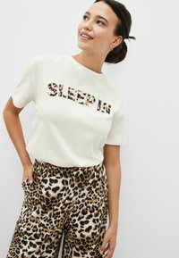 Next STANDARD SET - Set lenjerie de noapte - tan brown leopard