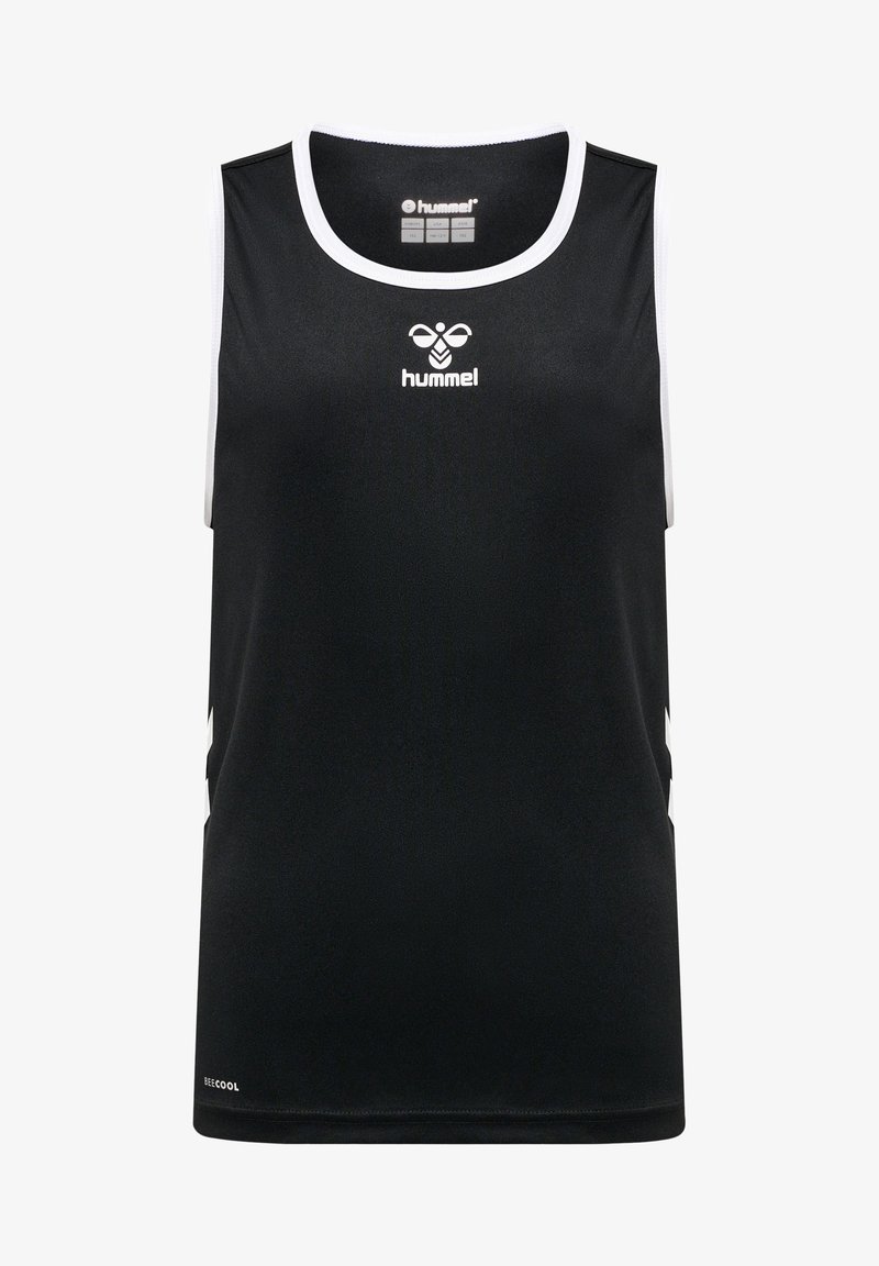 Camiseta sin mangas deportiva negra con acentos blancos, cuello redondo y un logo en el pecho. Fabricada en material sintético transpirable.