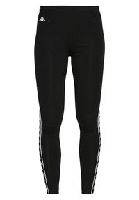 Czarne legginsy sportowe o gładkiej fakturze, z białymi paskami po bokach i małym logo na pasie. Wykonane z elastycznego materiału.