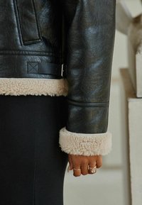 Next AVIATOR - Kerge jope - black