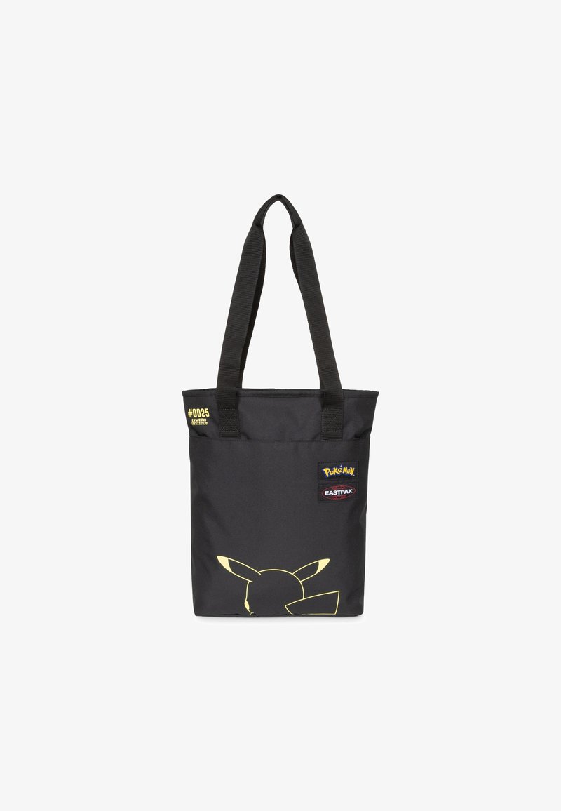 Musta kestävää kangasta oleva kangaskassi, jossa on keltainen Pikachu-siluetti, Eastpak- ja Pokémon-logot sekä kahdet yläkahvat kantamista varten.