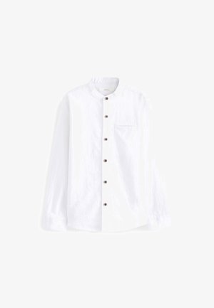 Camicia bianca a maniche lunghe realizzata in tessuto leggero, con colletto alla mandarina, sette bottoni marroni e una tasca sul petto.