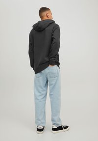 Jack & Jones JJELOGO HOOD - Bluza z kapturem