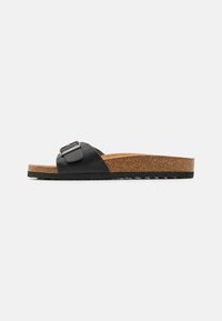 Matalakantaiset pistokkaat - black