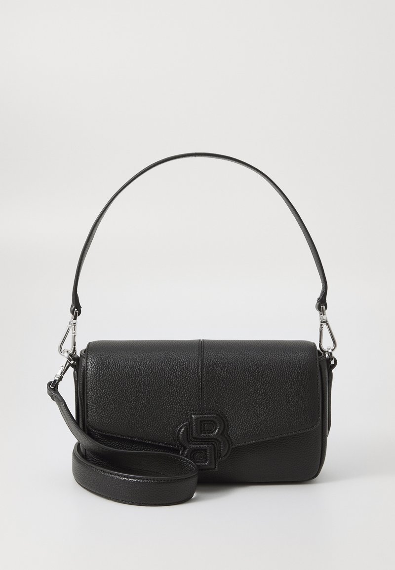 Sac en cuir noir à porter en bandoulière avec texture lisse, rabat pliable, détail logo embossé et bandoulière détachable. Accents en métal argenté.