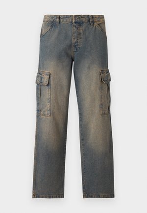Denim cargo bukser med en falmet blå farve, løs pasform, to store sidelommer, syede sømme og et klassisk taljedesign.