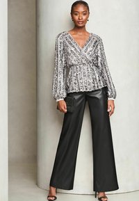 Lipsy REGULAR FIT - SEQUIN WRAP - Blůza - silver