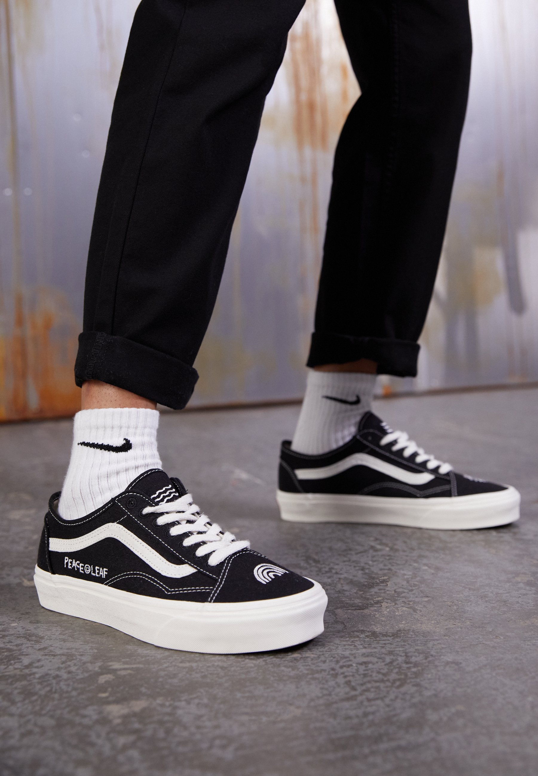 black marshmallow vans