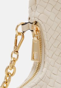 ALDO MAMY - Kézitáska - bone