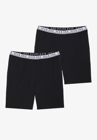 Svarte bomullsboxershorts med elastisk midje som har "PIER ONE" i hvit skrift, vist i en tvillingpakke.
